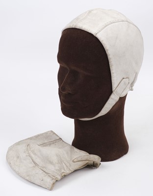 Lot 415 - Flying Helmet. A 1930s civil flying helmet by Herbert Johnson
