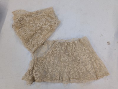 Lot 497 - Lace Fan. A Victorian Brussels lace fan, & other lace fans
