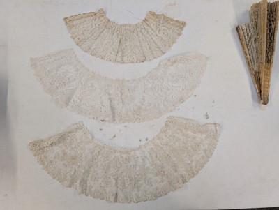 Lot 497 - Lace Fan. A Victorian Brussels lace fan, & other lace fans