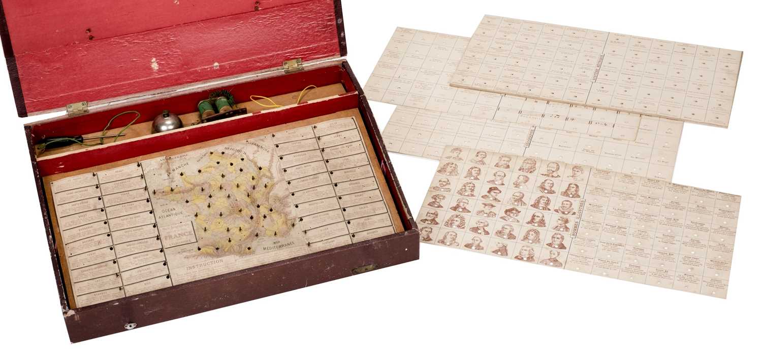 Lot 458 - French Electric Game. Le Sphynx Moderne, circa 1910, wooden box with hinged lid and Jeux de Société
