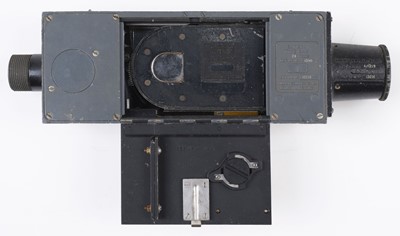 Lot 298 - Reconnaissance Camera. WWII Royal Air Force Type G45 aircraft camera