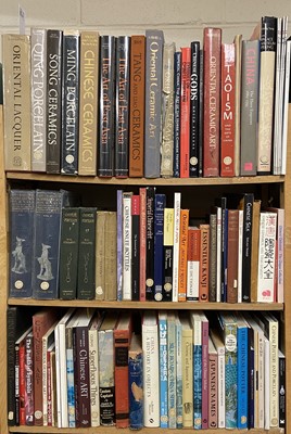 Lot 481 - Chinese Ceramics. A large collection of Chinese ceramics reference & related
