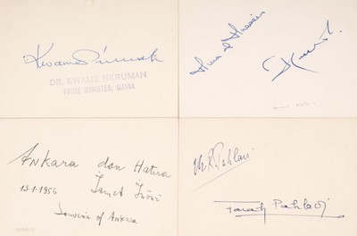 Lot 389 - World Politics. An assorted collection of 25 ink autographs of political leaders