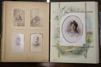 Lot 25 - Cartes de Visite. A group of over 200 cartes de visite and some cabinet cards, c. 1860s