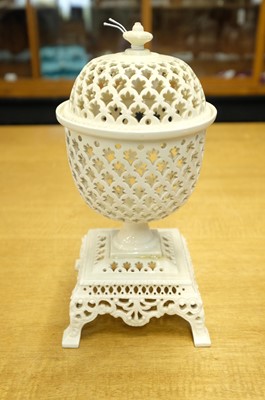 Lot 384 - Leeds Pottery. A Leeds pierced creamware pedestal urn with lid