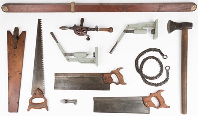 Lot 497 - WWI & WWII tools. A good collection of military tools
