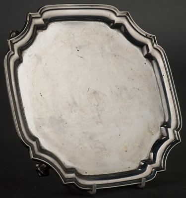 Lot 714 - Salver. A George VI silver salver by S Blanckensee & Son Ltd, Birmingham, 1937