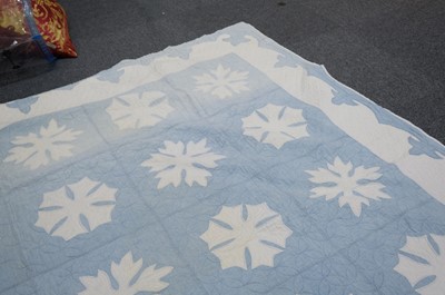 Lot 516 - Quilt. A Whig Rose pattern quilt, American, late 19th century