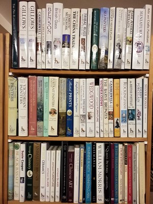 Lot 326 - Art & Antiques. A large collection of modern art & antiques reference & related