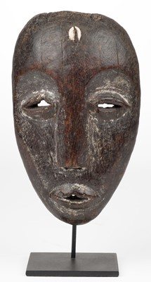Lot 463 - Ivory Coast. A West African Dan tribe carved wood mask