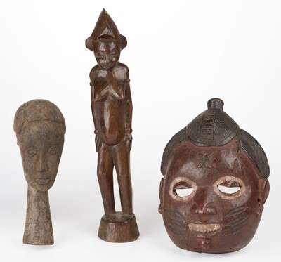 Lot 459 - Burkina Faso. An African wood Lobi head and other items