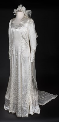 Lot 267 - Clothing. A 1940s wedding dress, & other wedding dresses and paraphernalia