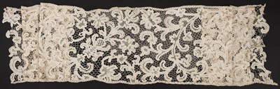 Lot 335 - Milanese. A large flounce of bobbin lace, 3rd quarter 17th century