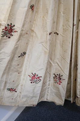 Lot 271 - Clothing. A Spitalfields silk overdress, circa 1780s