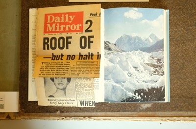 Lot 19 - Hunt (John). The Ascent of Everest, 1st edition, London: Hodder & Stoughton, 1953