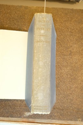 Lot 19 - Hunt (John). The Ascent of Everest, 1st edition, London: Hodder & Stoughton, 1953