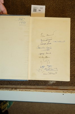 Lot 19 - Hunt (John). The Ascent of Everest, 1st edition, London: Hodder & Stoughton, 1953