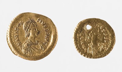 Lot 507 - Byzantine gold coins. Byzantine Empire, Anastasius gold coin