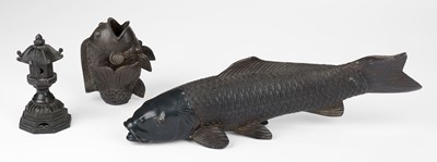 Lot 487 - Koi. A 20th century Japanese bronze sculpture of a koi carp