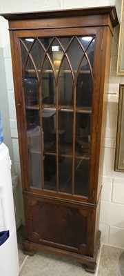 Lot 432 - Bookcase. An Edwardian style mahogany bookcase