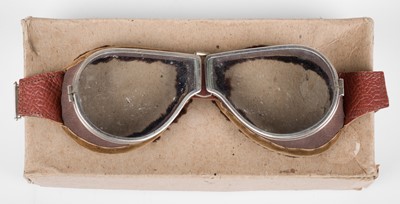 Lot 142 - Flying goggles. An interwar pair of RAF-pattern Mk II private-purchase pilot’s goggles circa 1930s