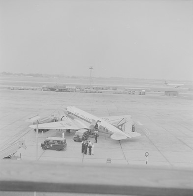 Lot 8 - Aviation negatives. Black and white negatives, circa 1934-2002, approximately 24,500