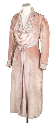 Lot 297 - Clothing. An Edwardian velvet coat, Jean Burger, New York, circa 1910