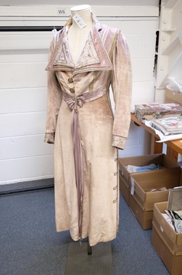Lot 297 - Clothing. An Edwardian velvet coat, Jean Burger, New York, circa 1910