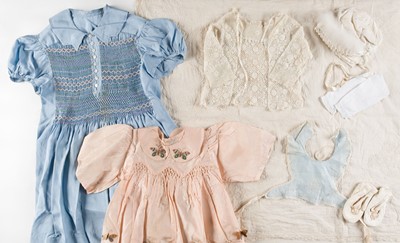 Lot 291 - Children's Clothing. A collection of 19th and 20th century children's clothes and accessories