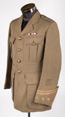 Lot 503 - WWI tunic. A WWI tunic belonging to a Captain of the Seaforth Highlanders