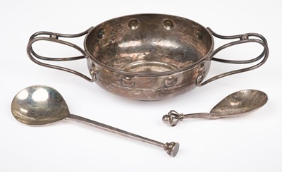 Lot 393 - Caddy Spoon. An Arts and Crafts silver caddy spoon by Albert Edward Jones, Birmingham, 1908