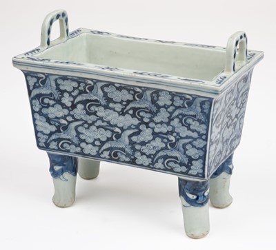 Lot 579 - Censer. A Chinese blue and white porcelain censer, Wanli mark