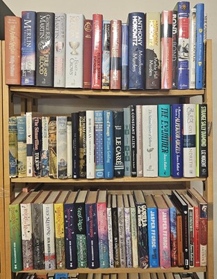 Lot 455 - Modern Fiction. A large collection of modern fiction