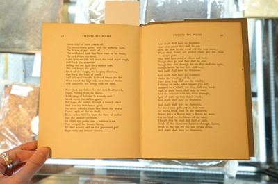 Lot 402 - Thomas (Dylan). Twenty-Five Poems, 1st edition, 1936