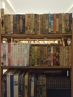 Lot 684 - Modern Fiction. A large collection of modern fiction & literary sets
