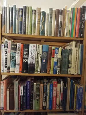 Lot 682 - Miscellaneous Literature. A large collection of miscellaneous 20th-Century to modern literature