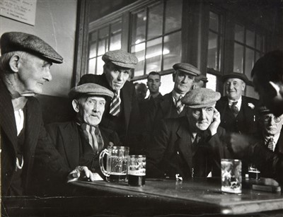 Lot 136 - Capa, Robert, 1913-1954