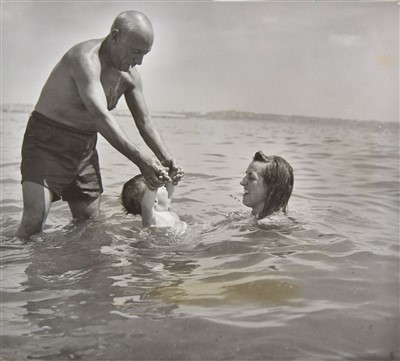 Lot 131 - Capa, Robert, 1913-1954